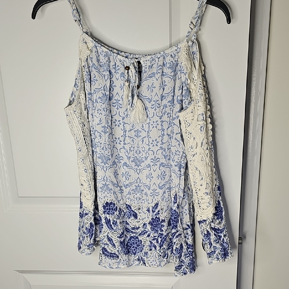 Angie‎ Light Blue and Cream Floral Blouse